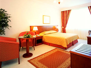 Embassy Suites Hotel Sharjah Bagian luar foto